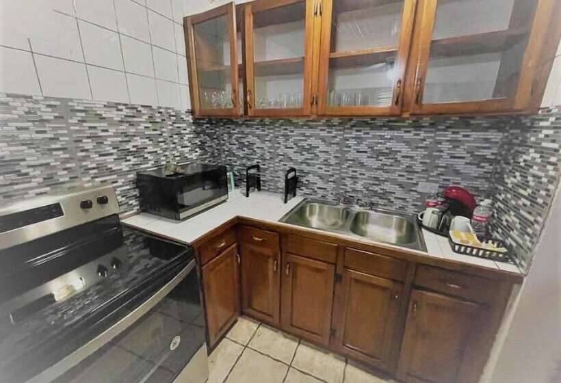 فندق Manuel Antonio Hostel