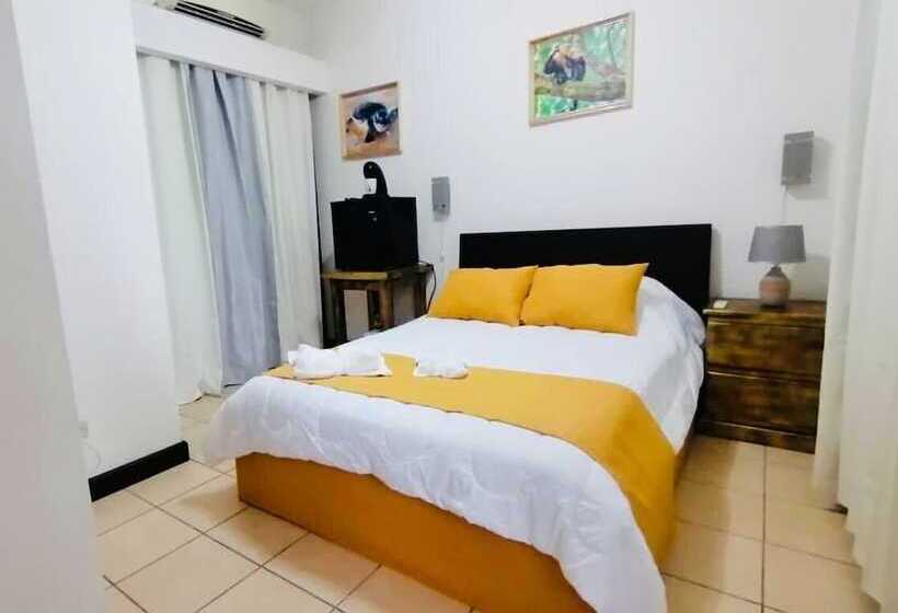 فندق Manuel Antonio Hostel