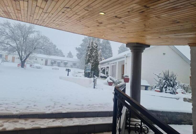 בית מלון כפרי Mountain Shadows