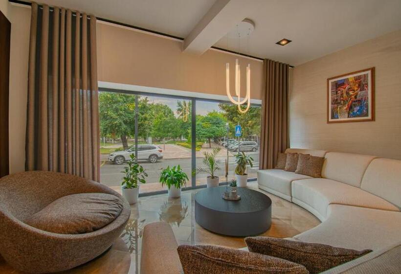 酒店 Osetia Garden