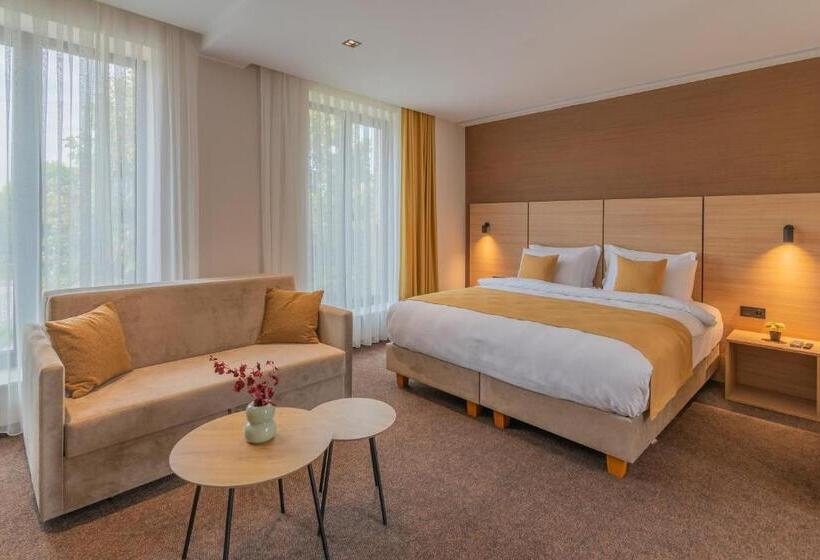 酒店 Osetia Garden