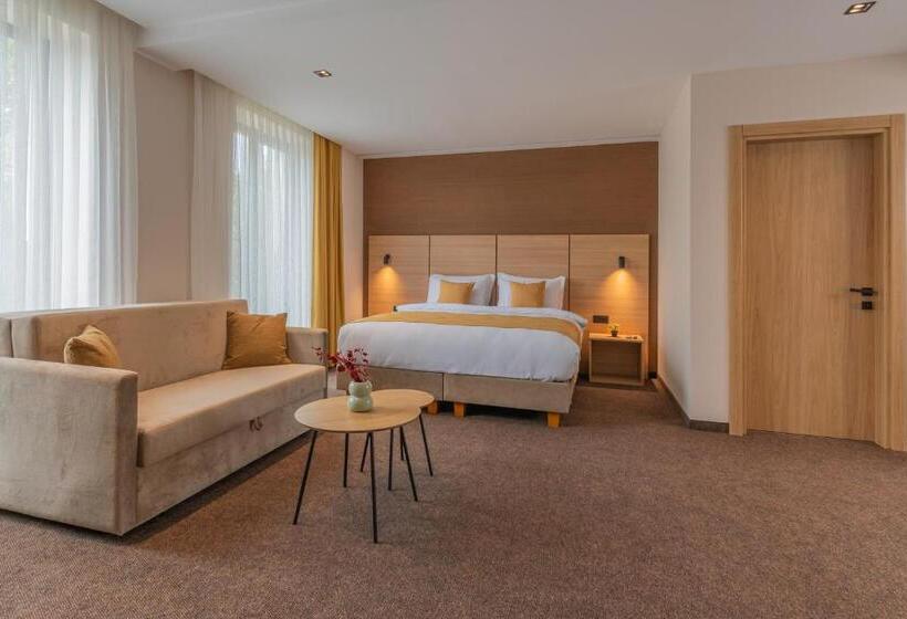 酒店 Osetia Garden