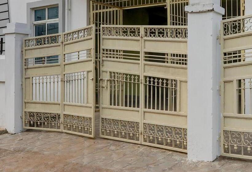 בית מלון כפרי Oyo Flagship Dn Premium Villa