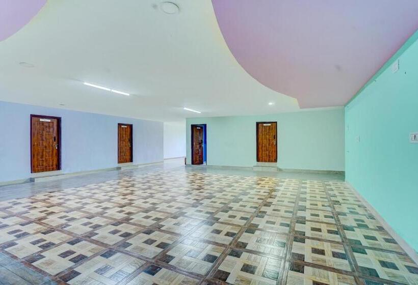 Отель Oyo Flagship Kallalagar