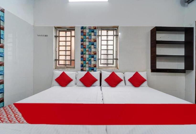 ホテル Oyo Pothini Palace