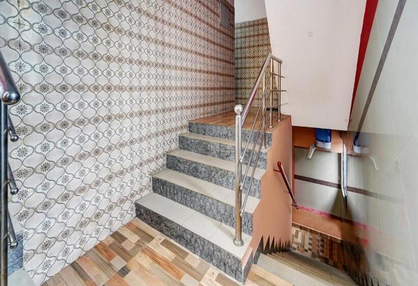 酒店 Oyo Pothini Palace