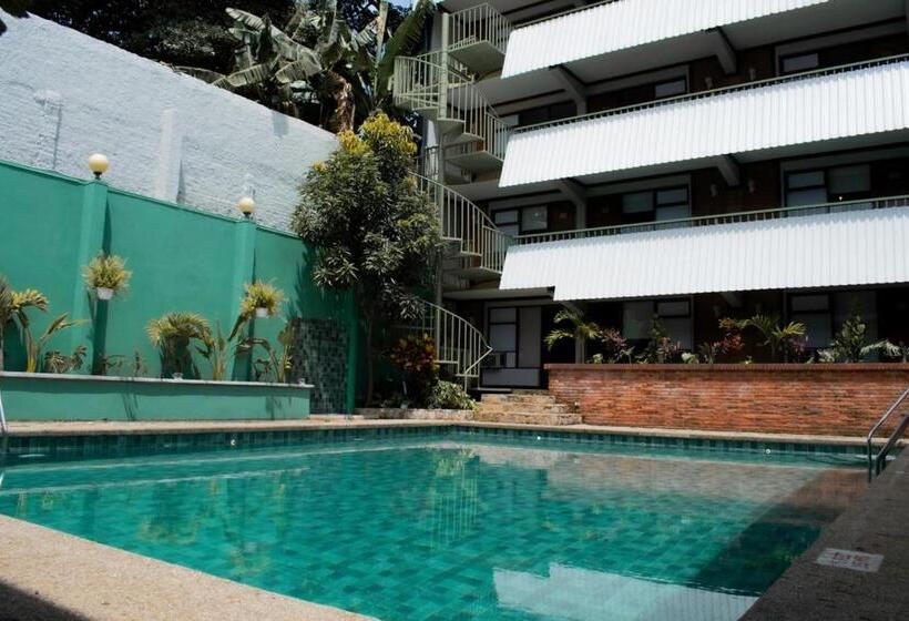 Отель Soy Local San José