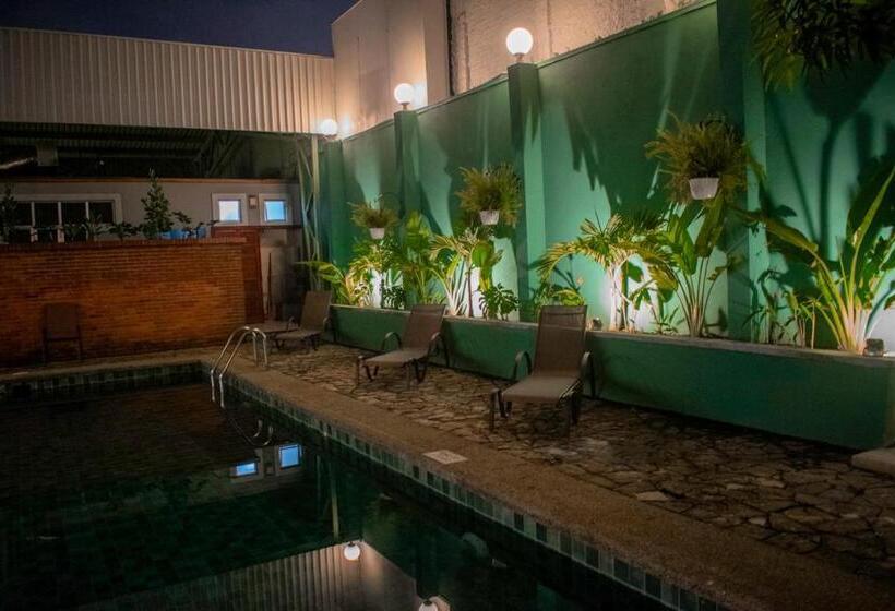 Отель Soy Local San José