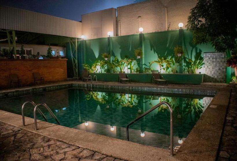 Отель Soy Local San José