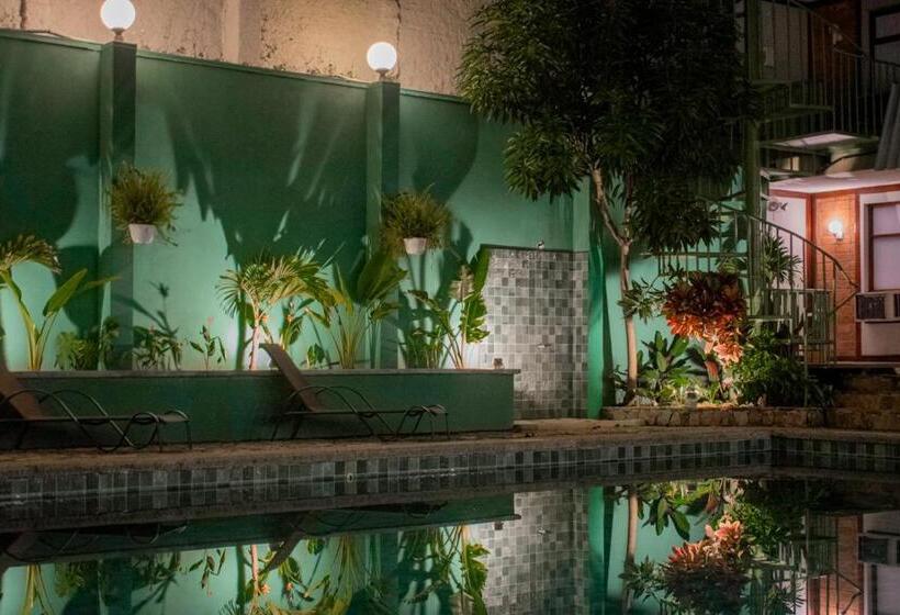 Отель Soy Local San José