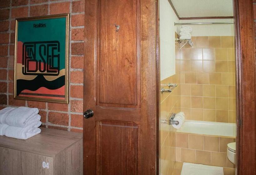 Отель Soy Local San José