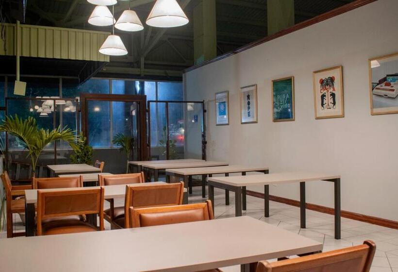 Отель Soy Local San José