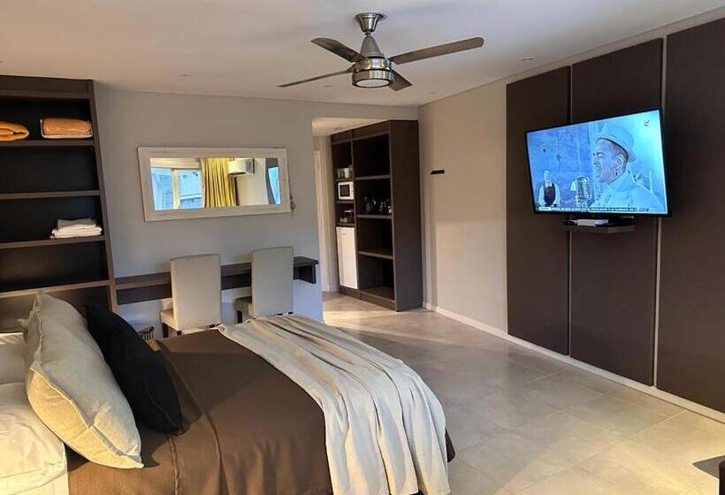 酒店 Suite Del Sol 121