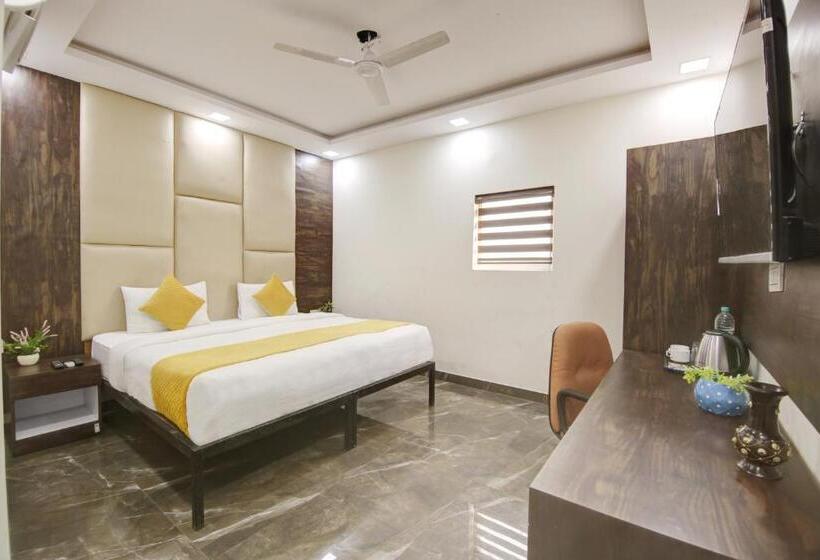 ホテル The Eden Park