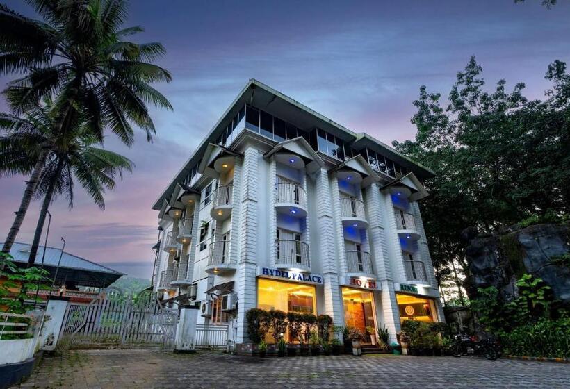 ホテル The Hydel Luxury Palace