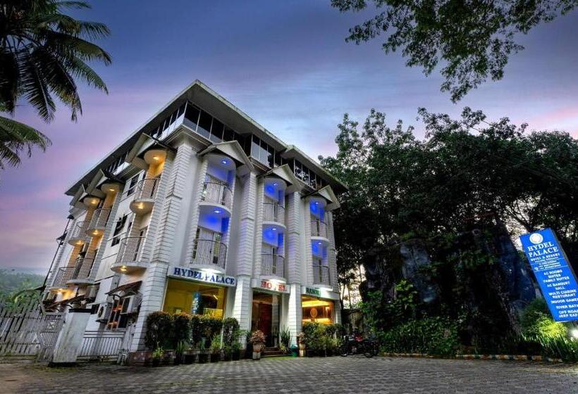 ホテル The Hydel Luxury Palace