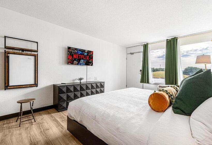 The Mallard Hotel & Suites