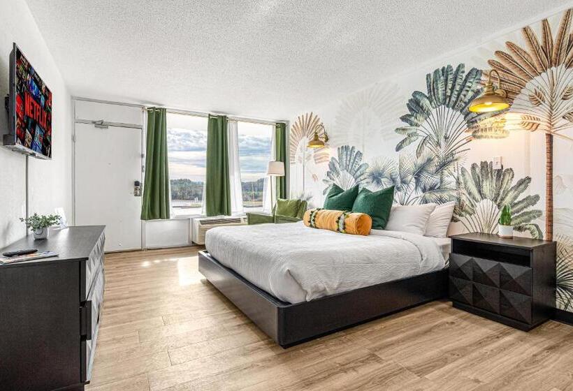 The Mallard Hotel & Suites