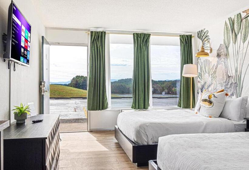 The Mallard Hotel & Suites