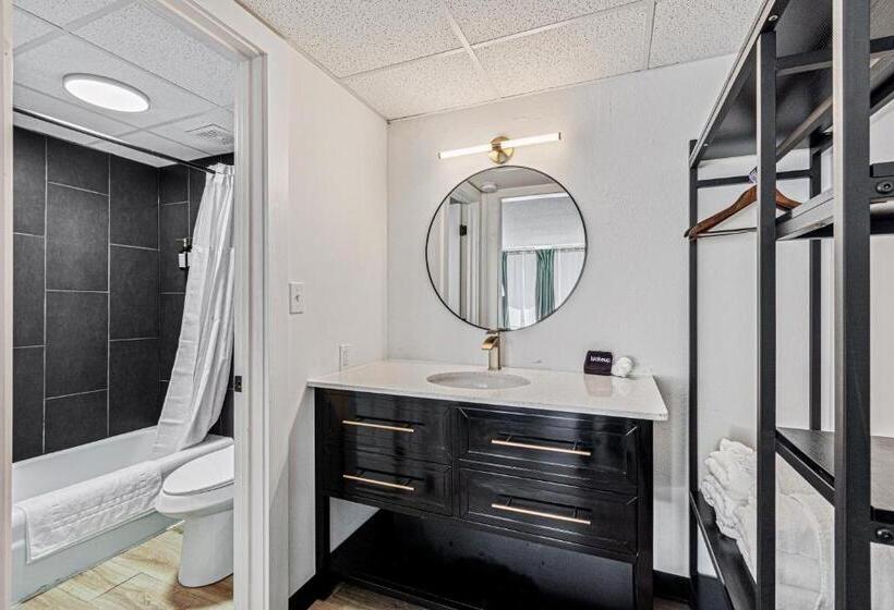 The Mallard Hotel & Suites