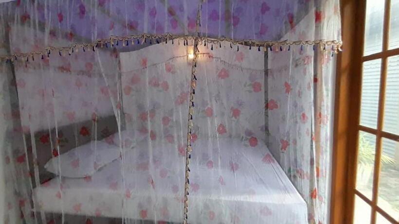 Отель Travelers Halt