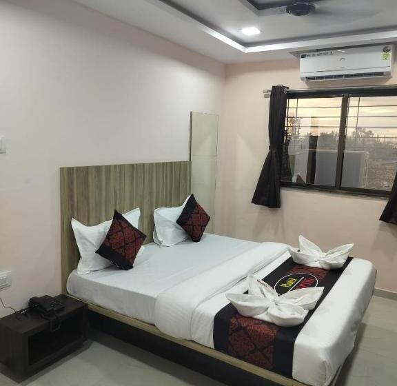 ホテル O Tripthi Lodging & Boarding