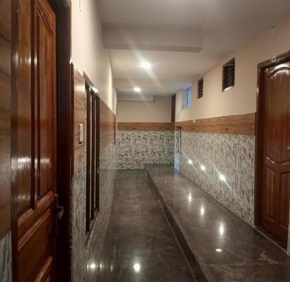 Отель Vel Residency