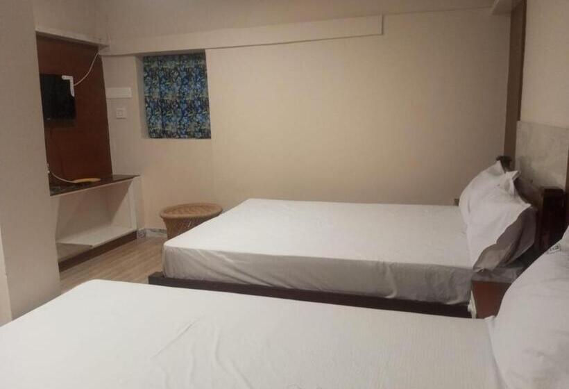 Отель Vel Residency