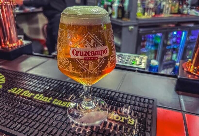 호텔 Ye Olde Original Withy Trees