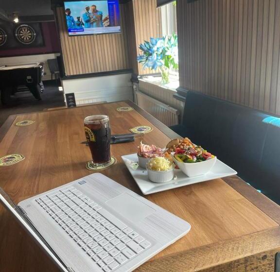 호텔 Ye Olde Original Withy Trees