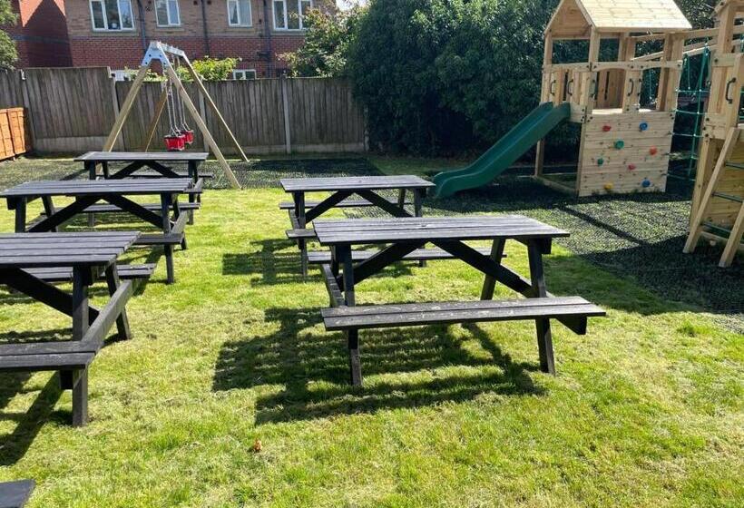 호텔 Ye Olde Original Withy Trees