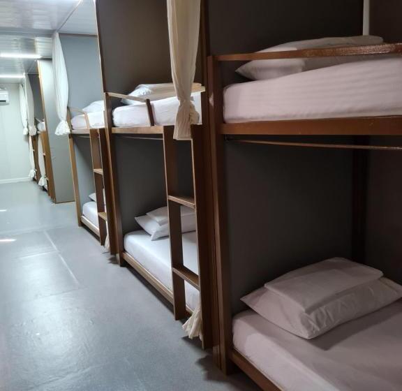 Ooni Hostel Moalboal