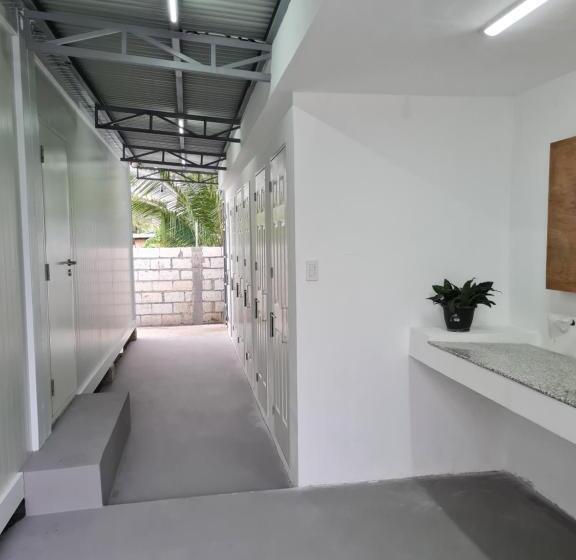 Ooni Hostel Moalboal