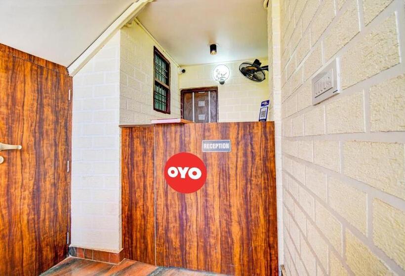 Oyo Flagship Hotel White Hut