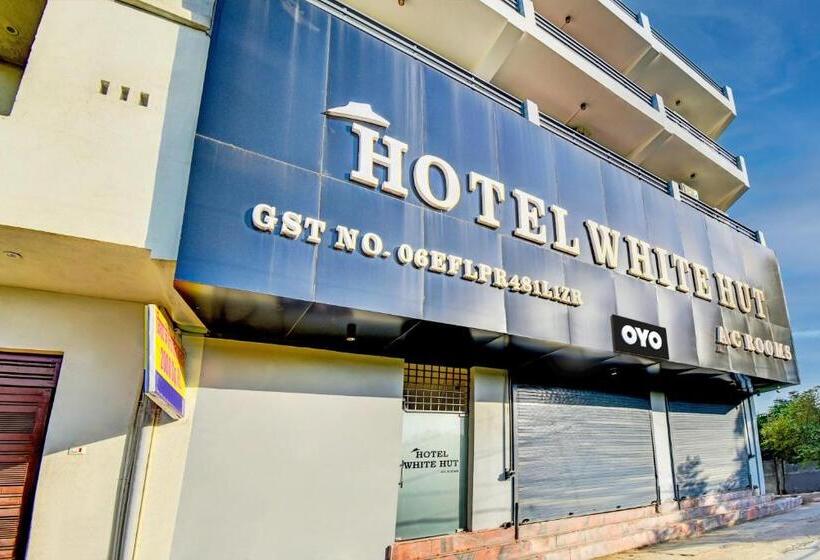Oyo Flagship Hotel White Hut