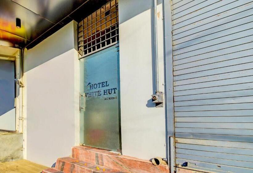 Oyo Flagship Hotel White Hut