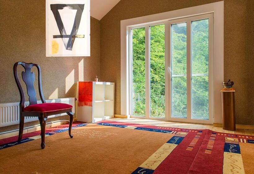 پانسیون стаи за гости в ритрийт център светлина мир любов Guest Rooms In Light Peace Love Center