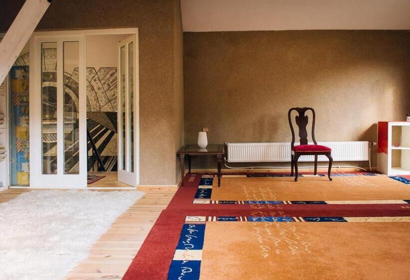 پانسیون стаи за гости в ритрийт център светлина мир любов Guest Rooms In Light Peace Love Center