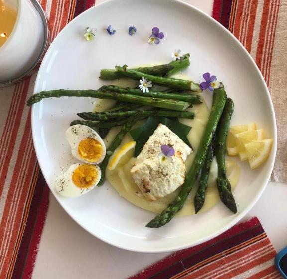 پانسیون стаи за гости в ритрийт център светлина мир любов Guest Rooms In Light Peace Love Center