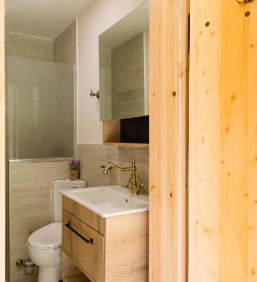 پانسیون стаи за гости в ритрийт център светлина мир любов Guest Rooms In Light Peace Love Center