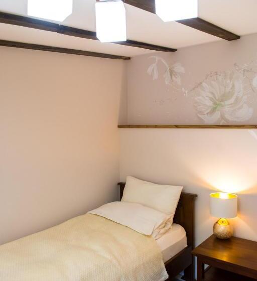 پانسیون стаи за гости в ритрийт център светлина мир любов Guest Rooms In Light Peace Love Center