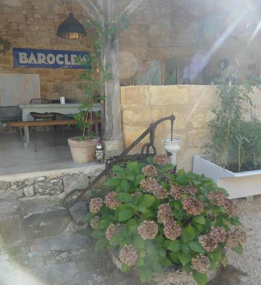 بنسيون 1 Rue Pasquet   A Double Room In The Main House