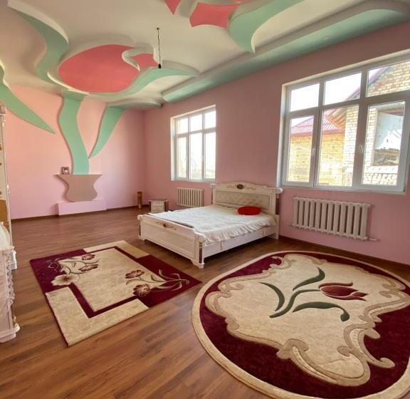 بنسيون 2х этажный бежевый жилой дом