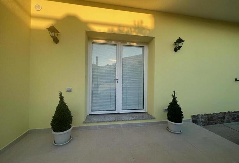 بنسيون Acquamarina Luxury Rooms