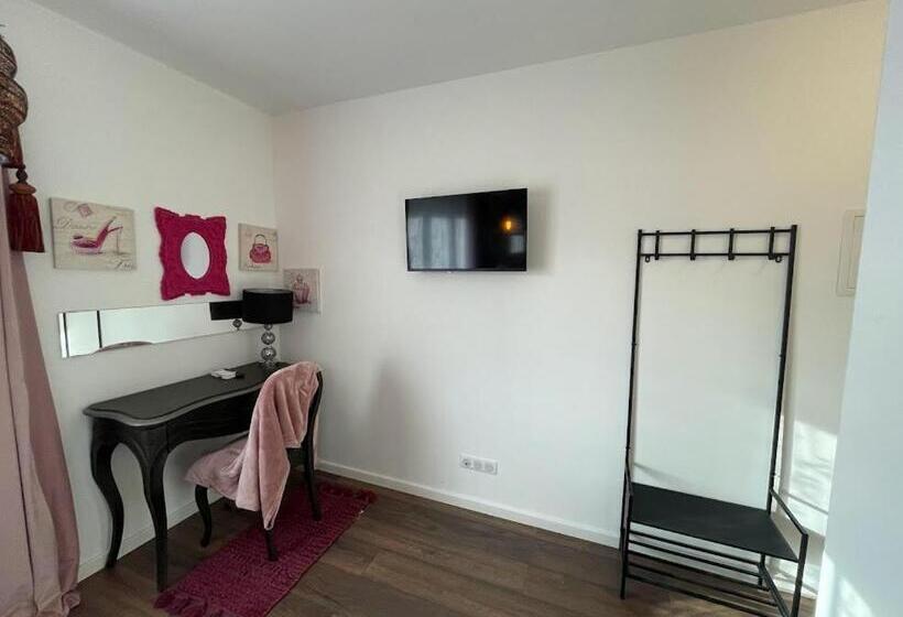 Пансион Basel Airport Stay