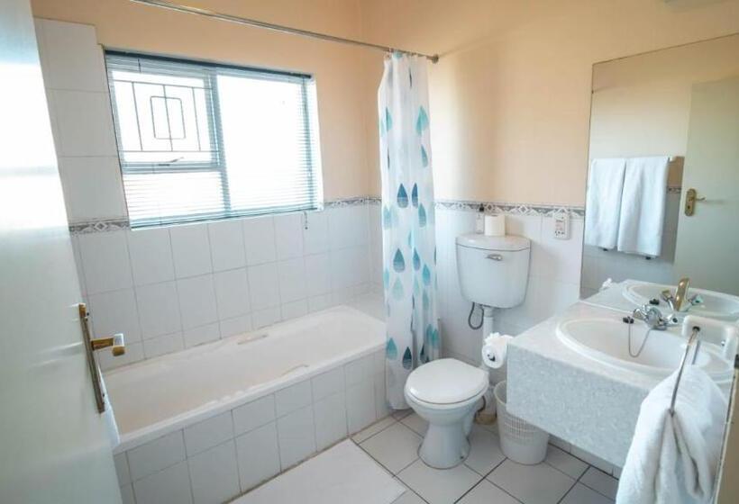 ペンション Broadway Boston