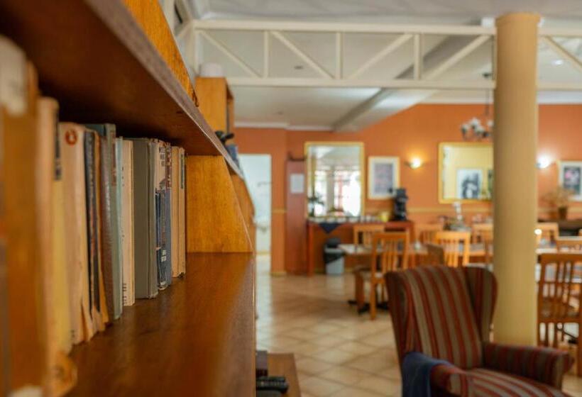 ペンション Broadway Boston