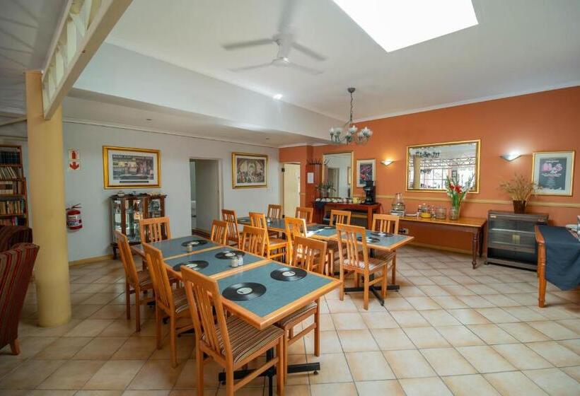 ペンション Broadway Boston