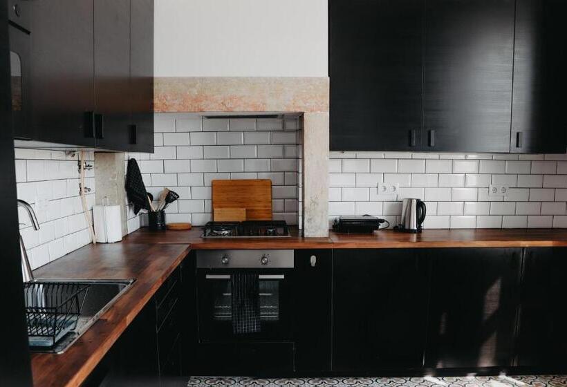 پانسیون Embassy Arriaga Private Elegance Rooms In Stylish Shared Apartment