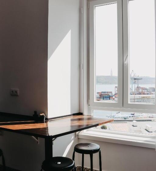 پانسیون Embassy Arriaga Private Elegance Rooms In Stylish Shared Apartment